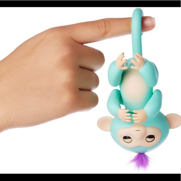 Fingerlings Monkey - Zoe (Seafoam Green with Purple hair) - Interactive Baby Pet - Picture 13 of 13